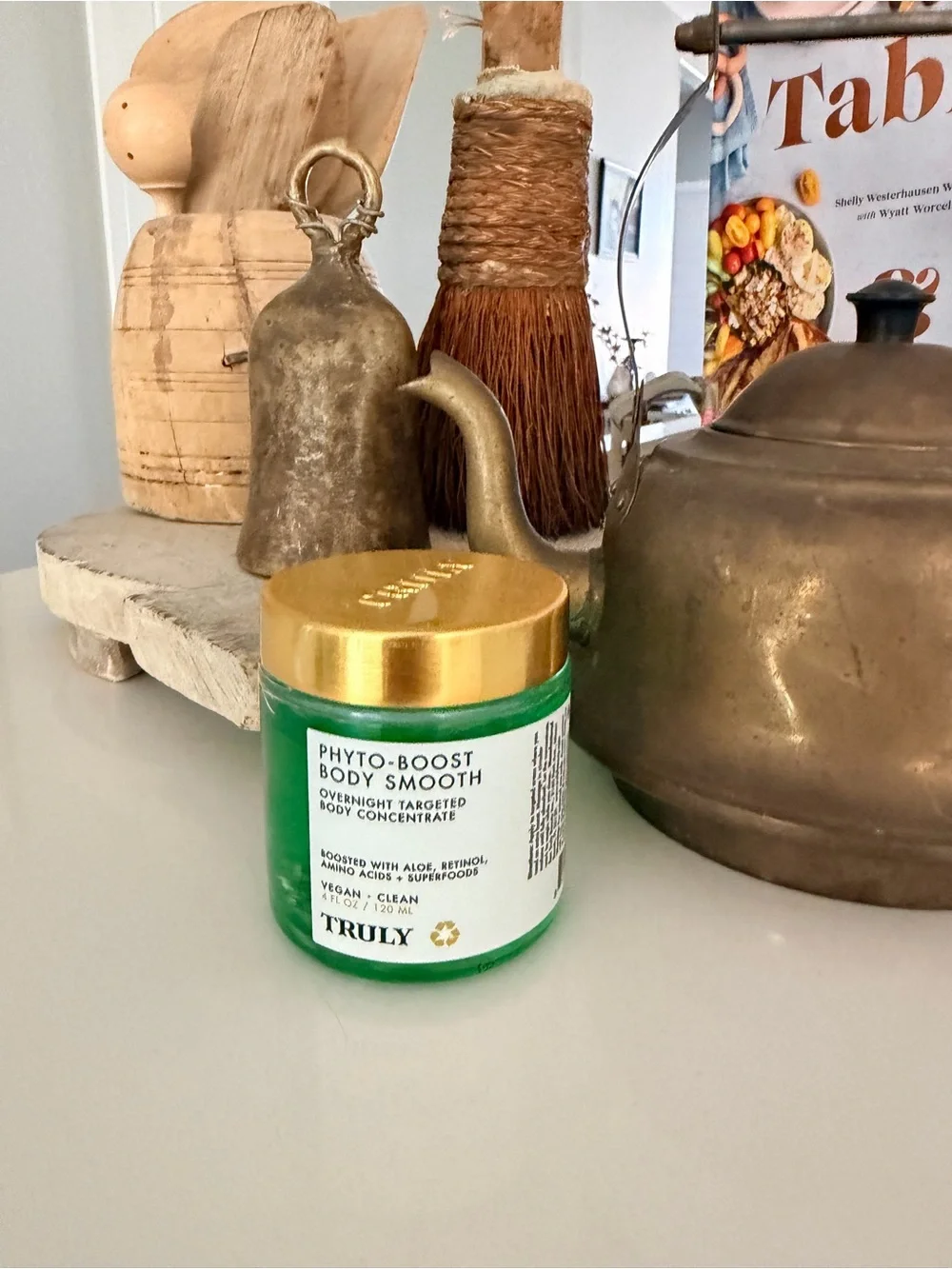 TRULY Phyto-Boost Body Smooth - Green Jar with Gold Lid